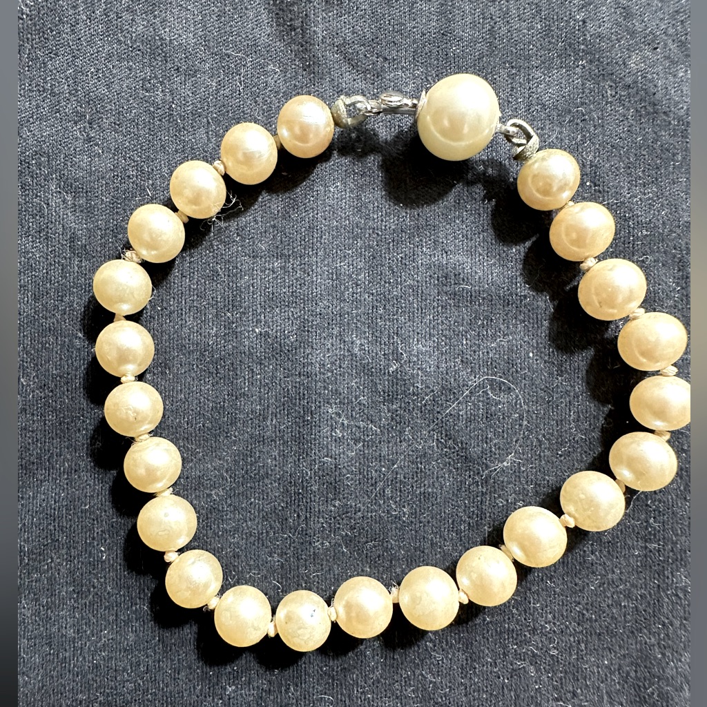 Vintage Pearl Bracelet In Well-Preserved Condition Approximately 7”